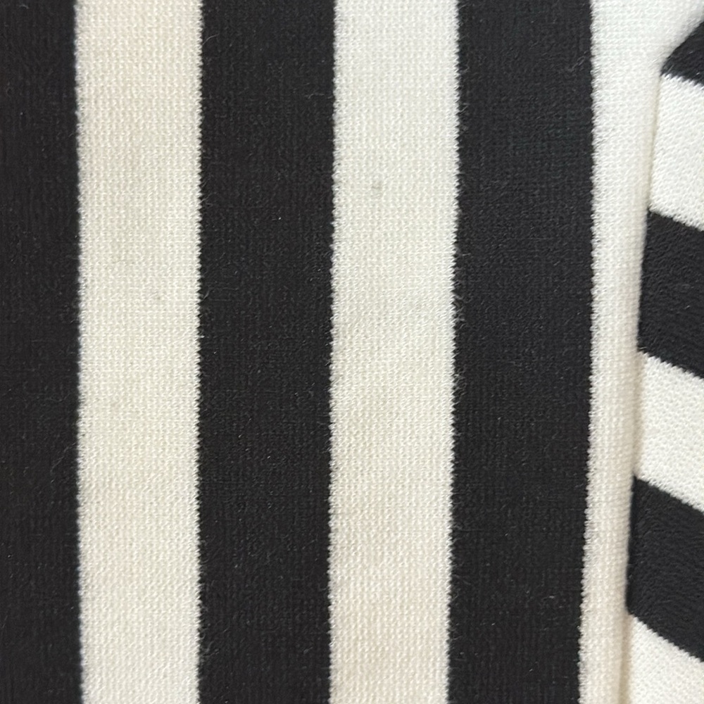 Torrid Black White Stripes Sleeveless Fit & Flare Skater Dress 
SKU0246 - Picture 9 of 10